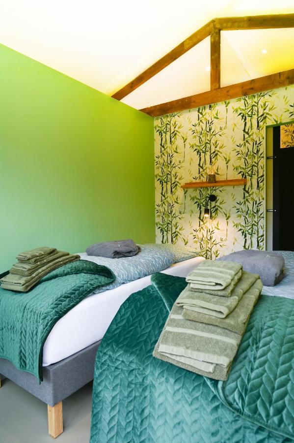 Zen-Bungalow No 1 Met Sauna En Hottub Rheezerveen Ngoại thất bức ảnh
